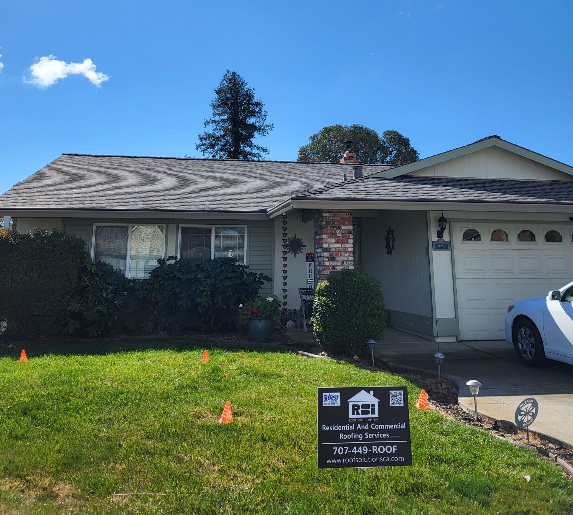 roof maintenance gutter cleaning metal panel metal paneling standing seem metal roof replacement concrete tile roof replacement composition asphalt shingle comp shingle roof replacement new roof re-roof roofing contractor roofing company roof leak roofer reroof Vacaville Fairfield Suisun Benicia Vallejo Rio Vista Concord Dixon Davis Woodland local roofer roof leak roof maintenance roof repair